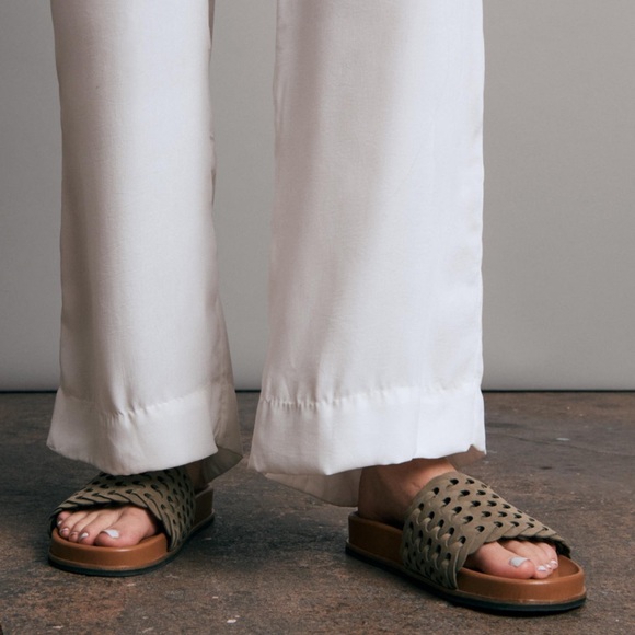 rag & bone Bailey Slide Leather Flat Sandal - Picture 1 of 9